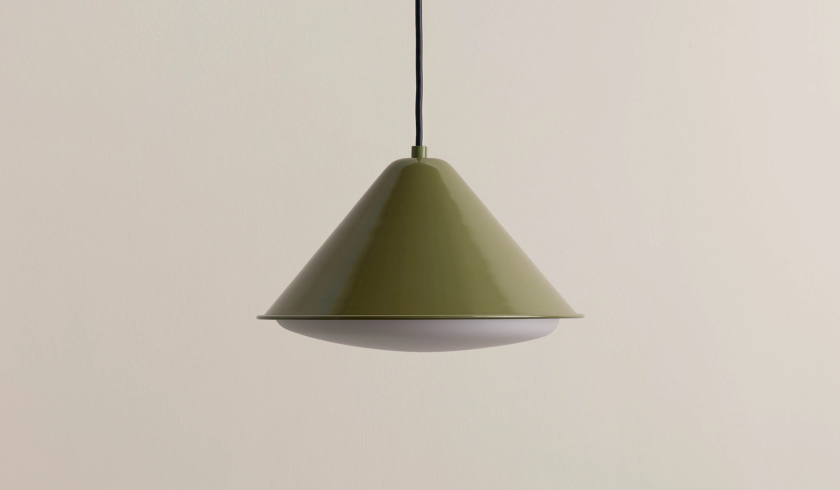 In Common With Eave Triangle Pendant - Image 11