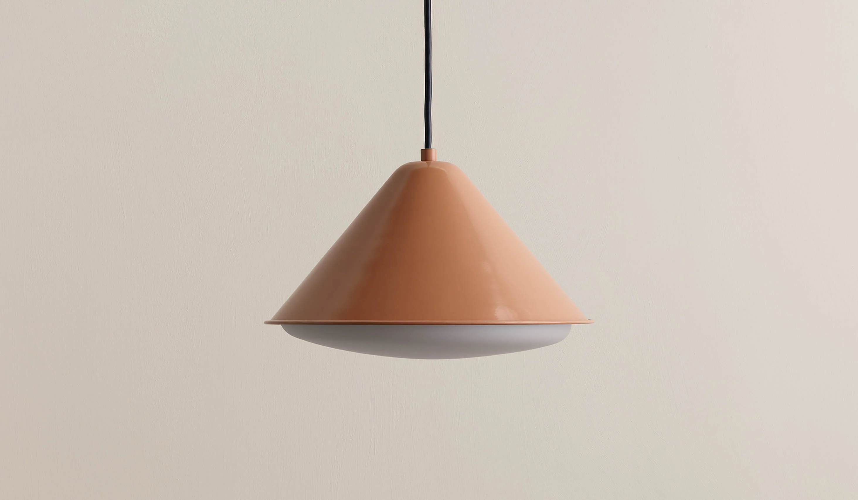 In Common With Eave Triangle Pendant - Image 12