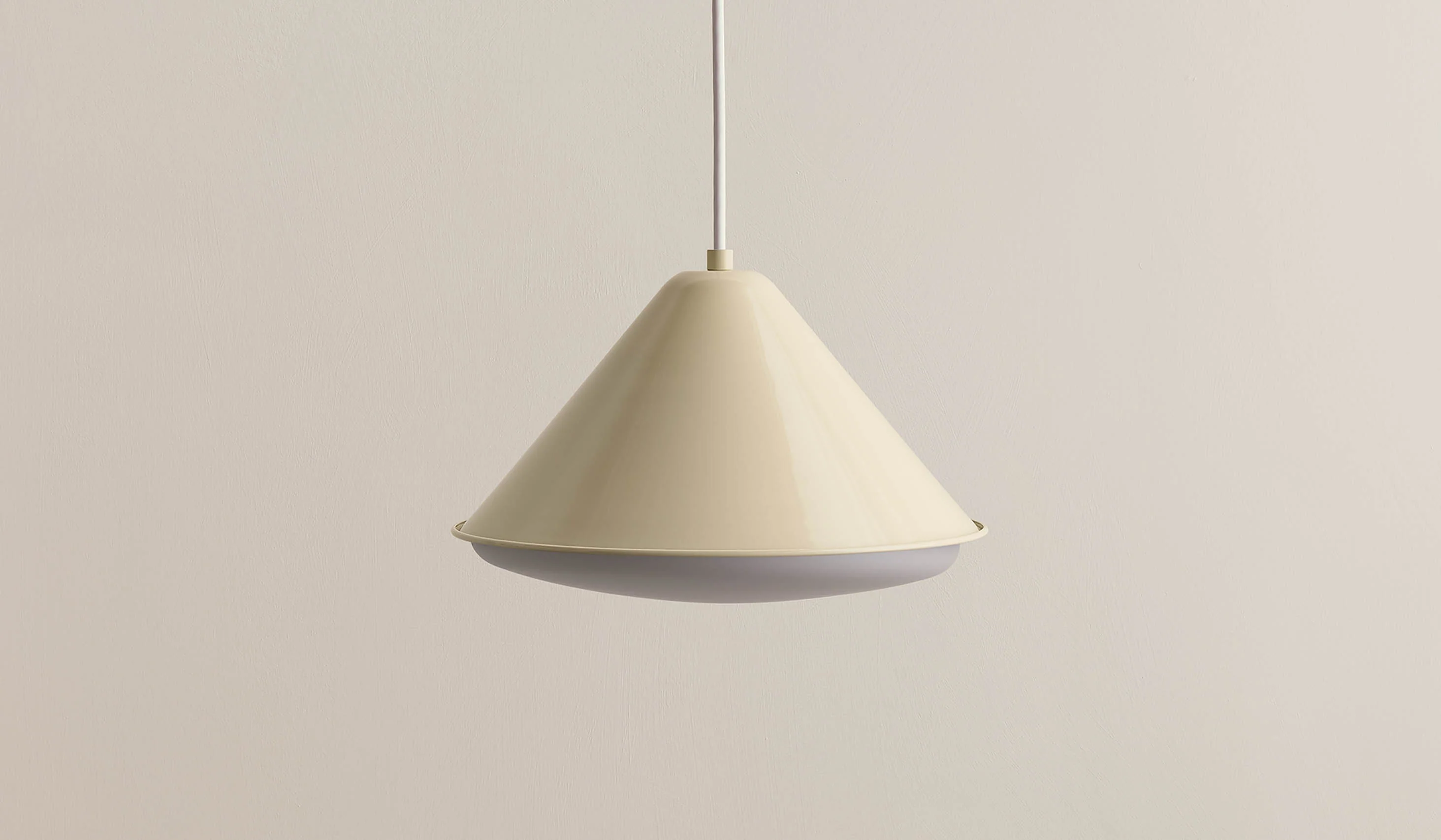 In Common With Eave Triangle Pendant - Image 13