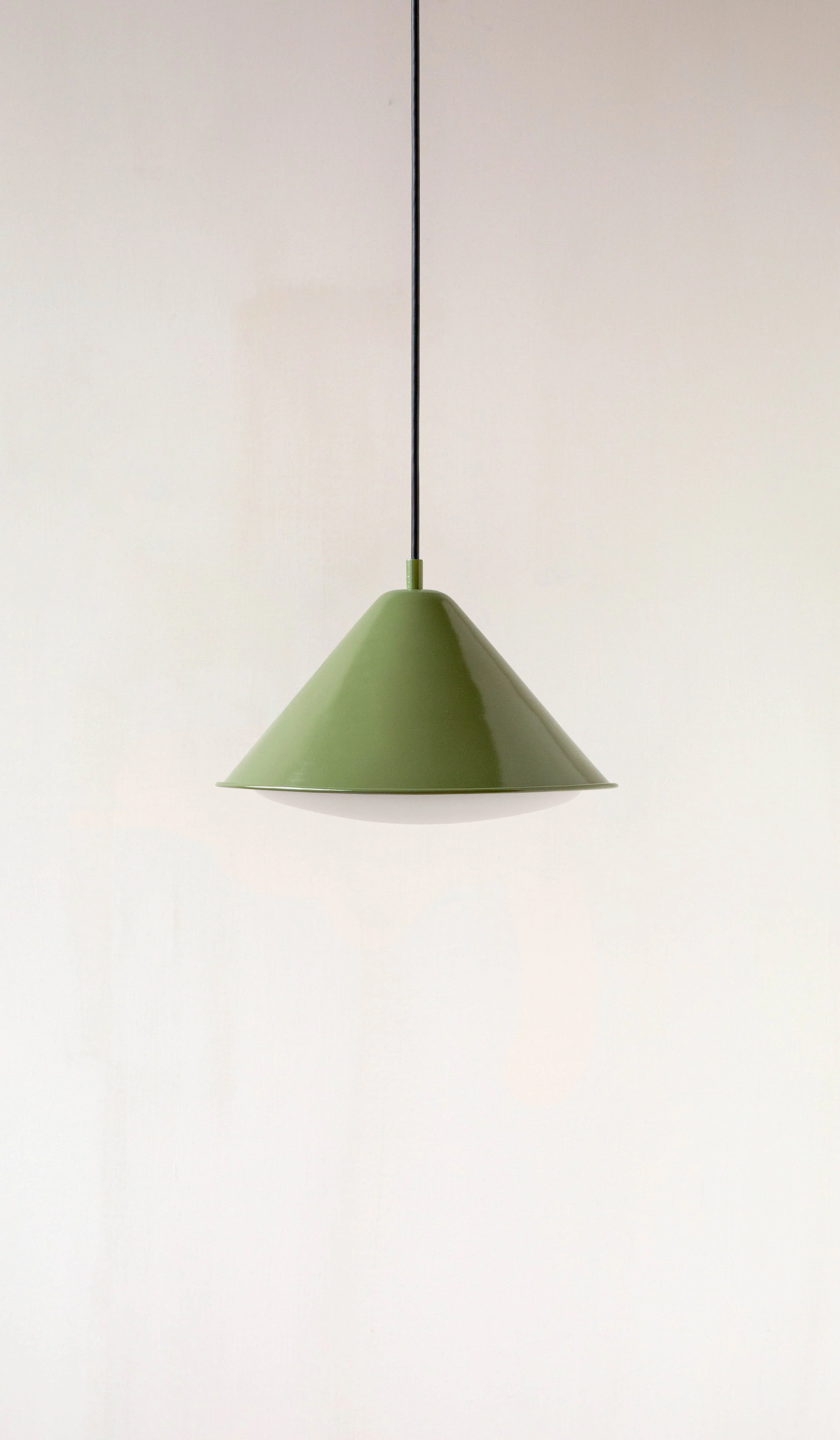 In Common With Eave Triangle Pendant - Image 27