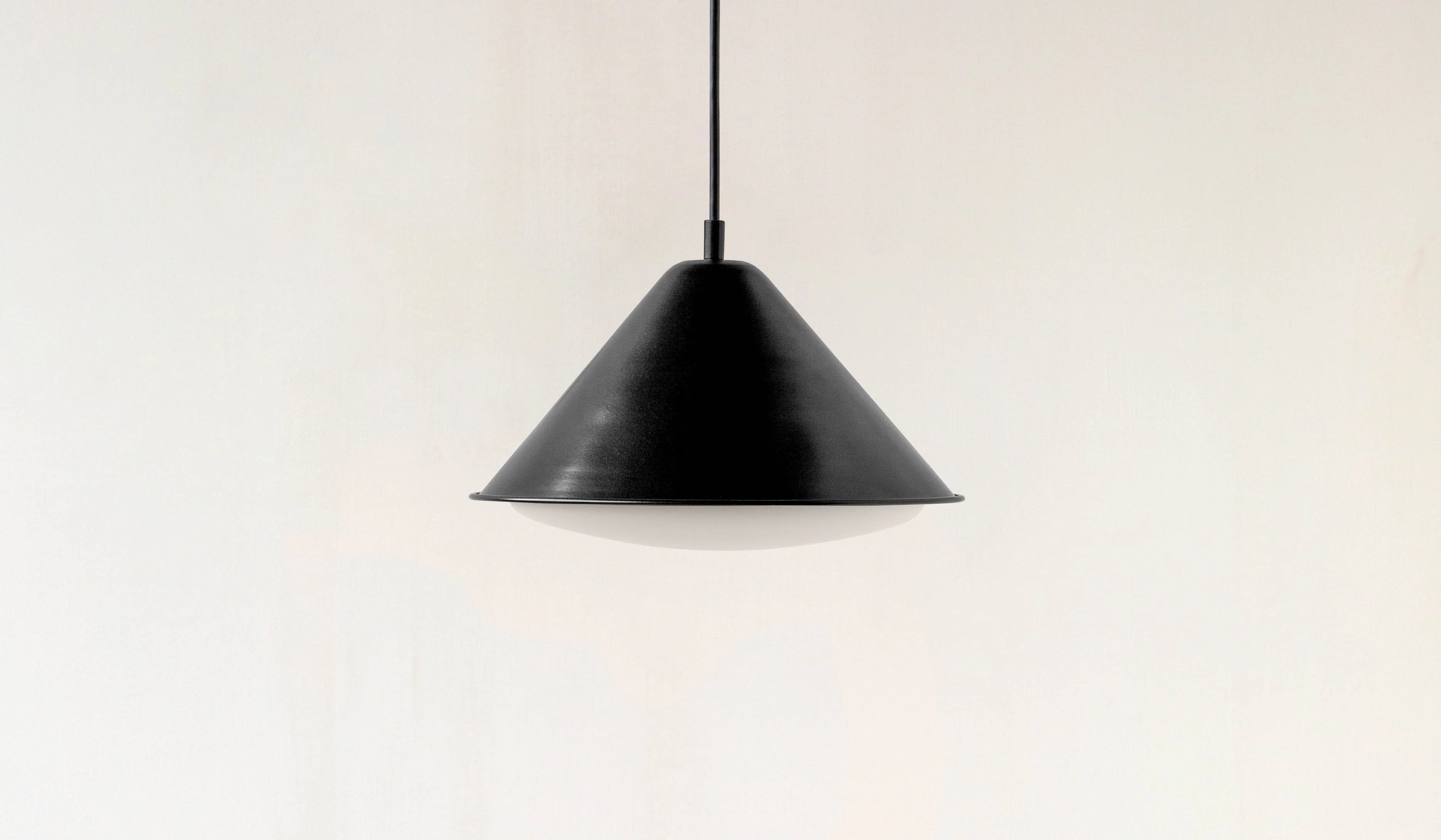 In Common With Eave Triangle Pendant - Image 28