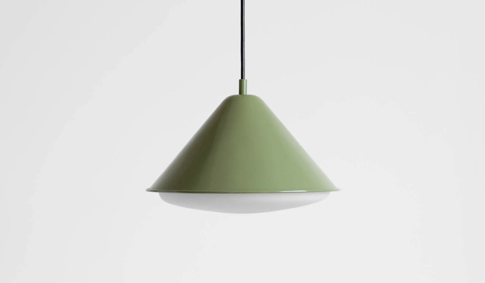 In Common With Eave Triangle Pendant - Image 31