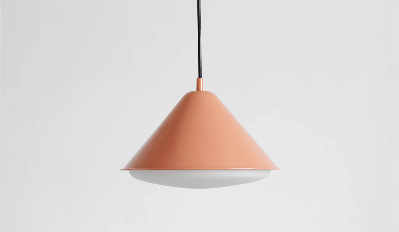 In Common With Eave Triangle Pendant - Image 33