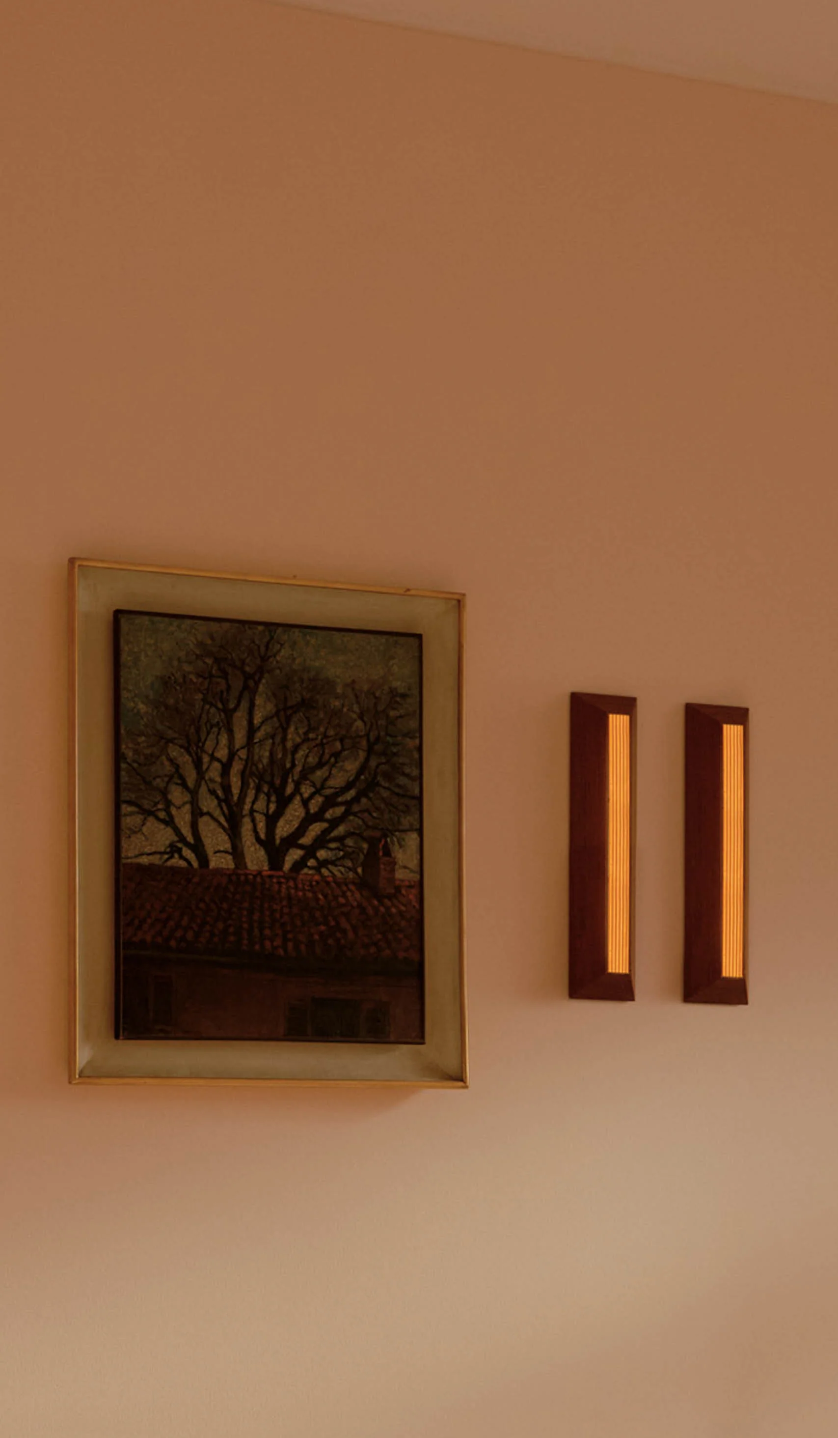 In Common With Linear Mira Surface Mount - Image 34