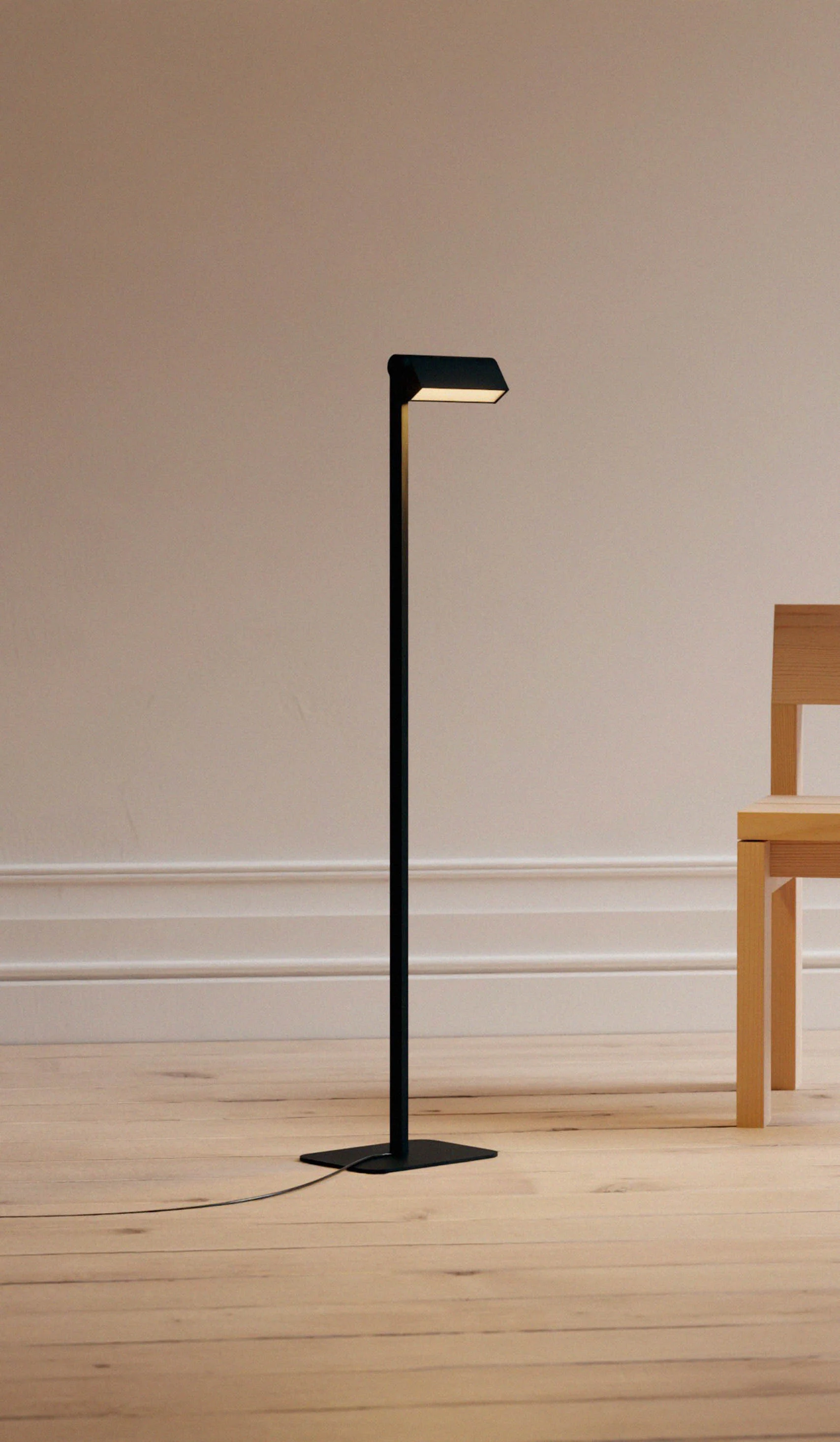 Lambert & Fils Ipoli 07 Floor Lamp - Image 3