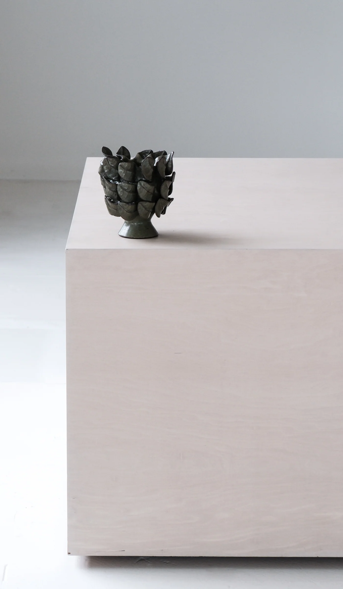 Paul S. Briggs Windflower Vase No. 1 - Image 3