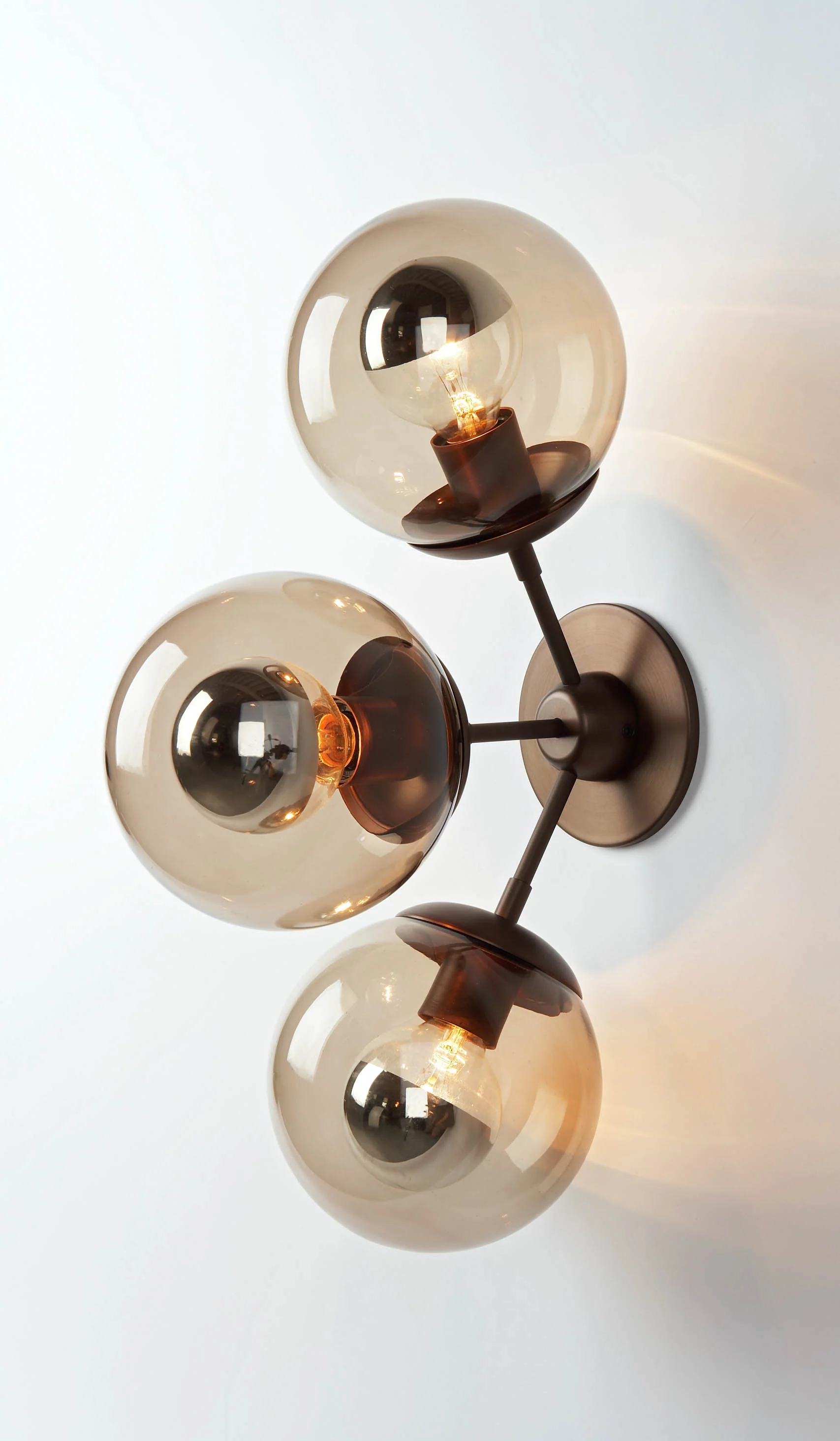 Roll & Hill Modo 3 Globe Sconce