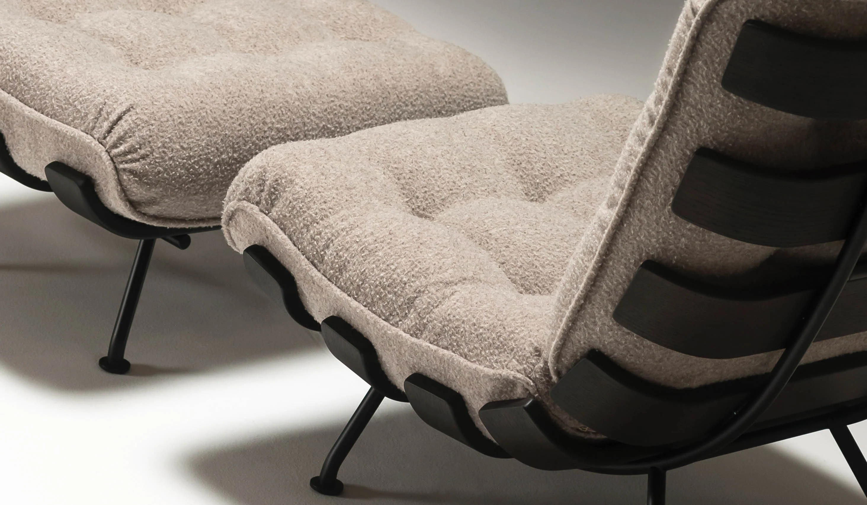Tacchini 'Costela' Ottoman - Image 4