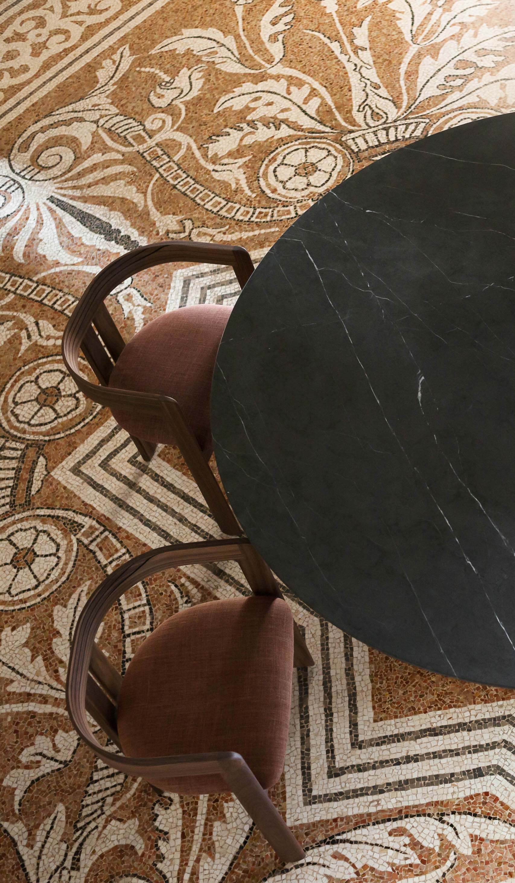 Tacchini 'Pigreco' Chair - Image 44