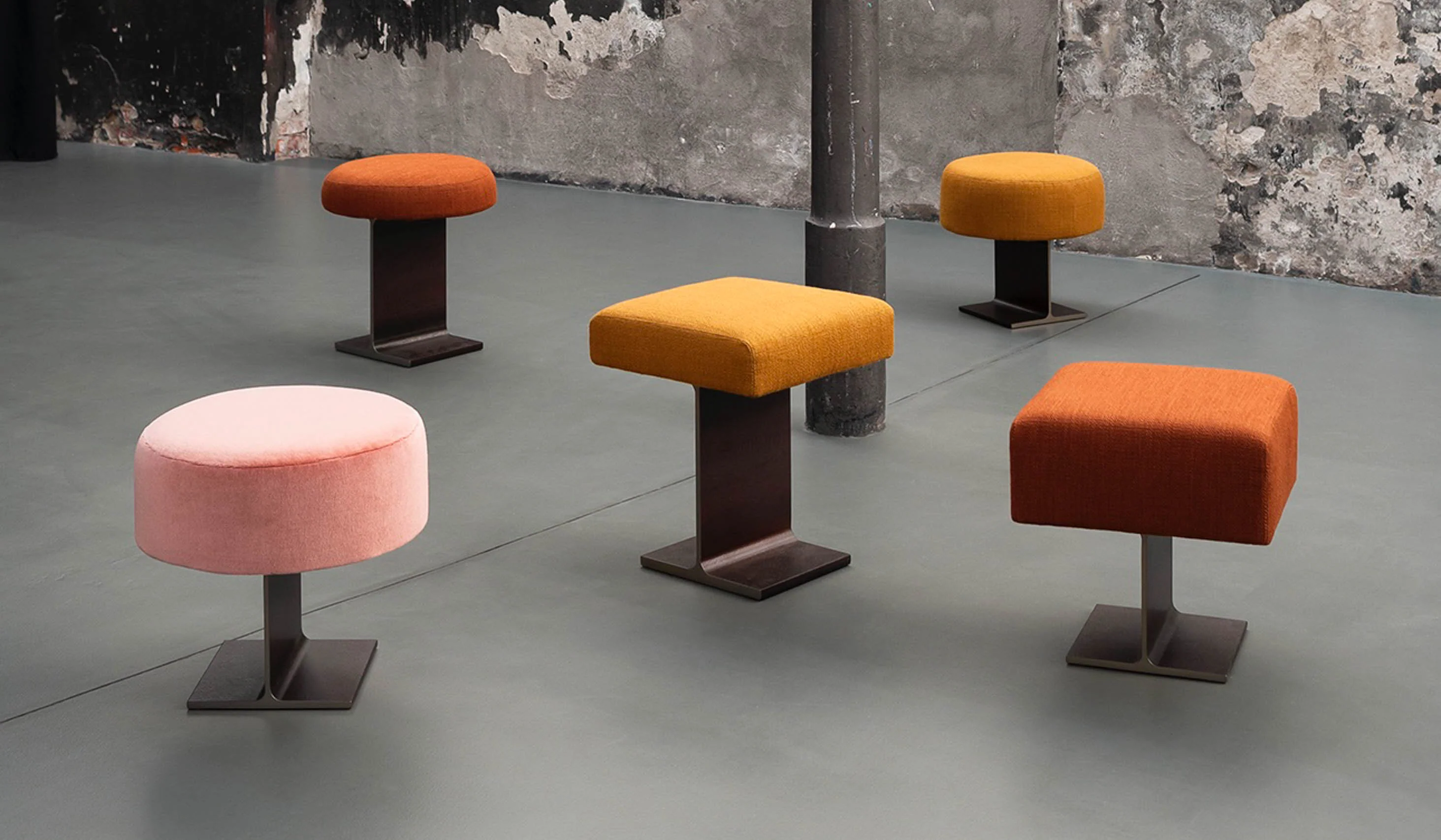 Tacchini 'Trono' Stool / Ottoman - Image 4