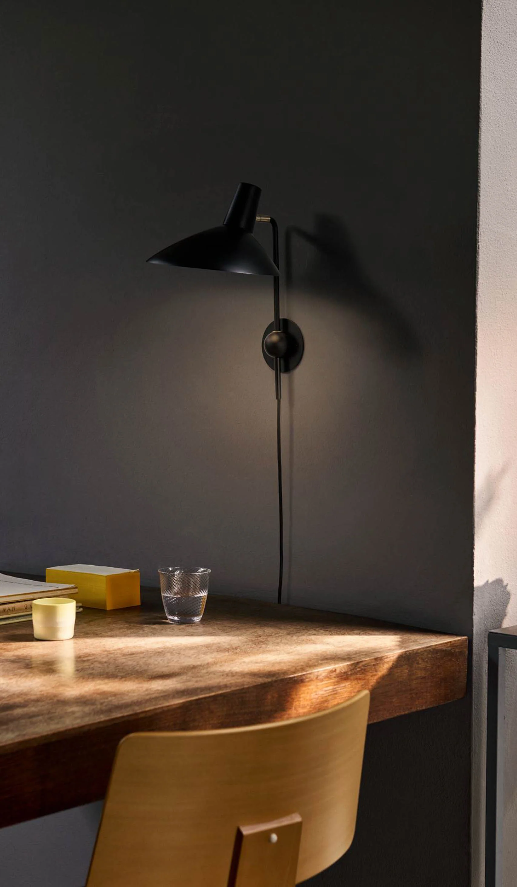 &Tradition HM12 Tripod Wall Lamp - Image 5