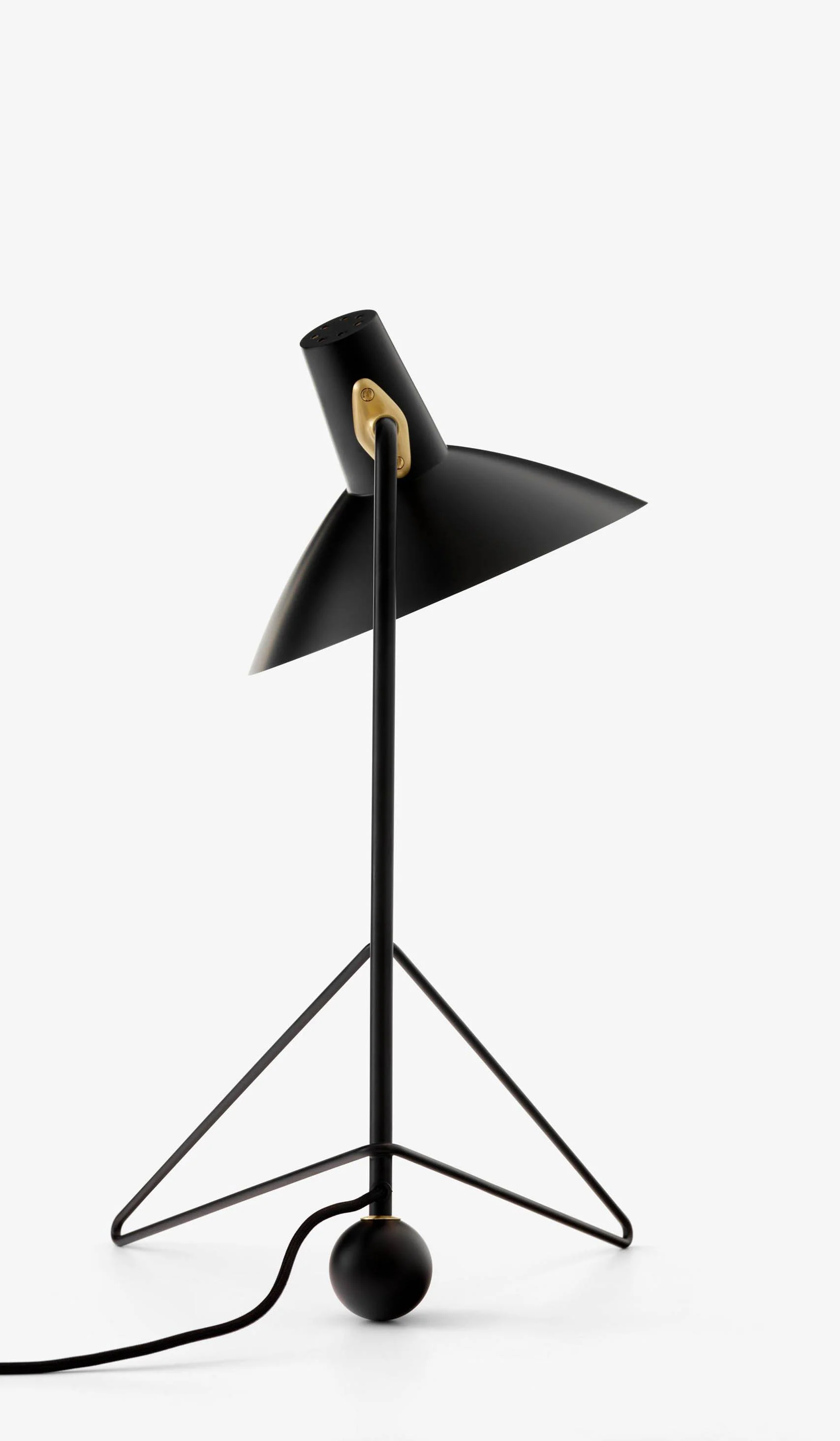 &Tradition HM9 Tripod Table Lamp - Image 12