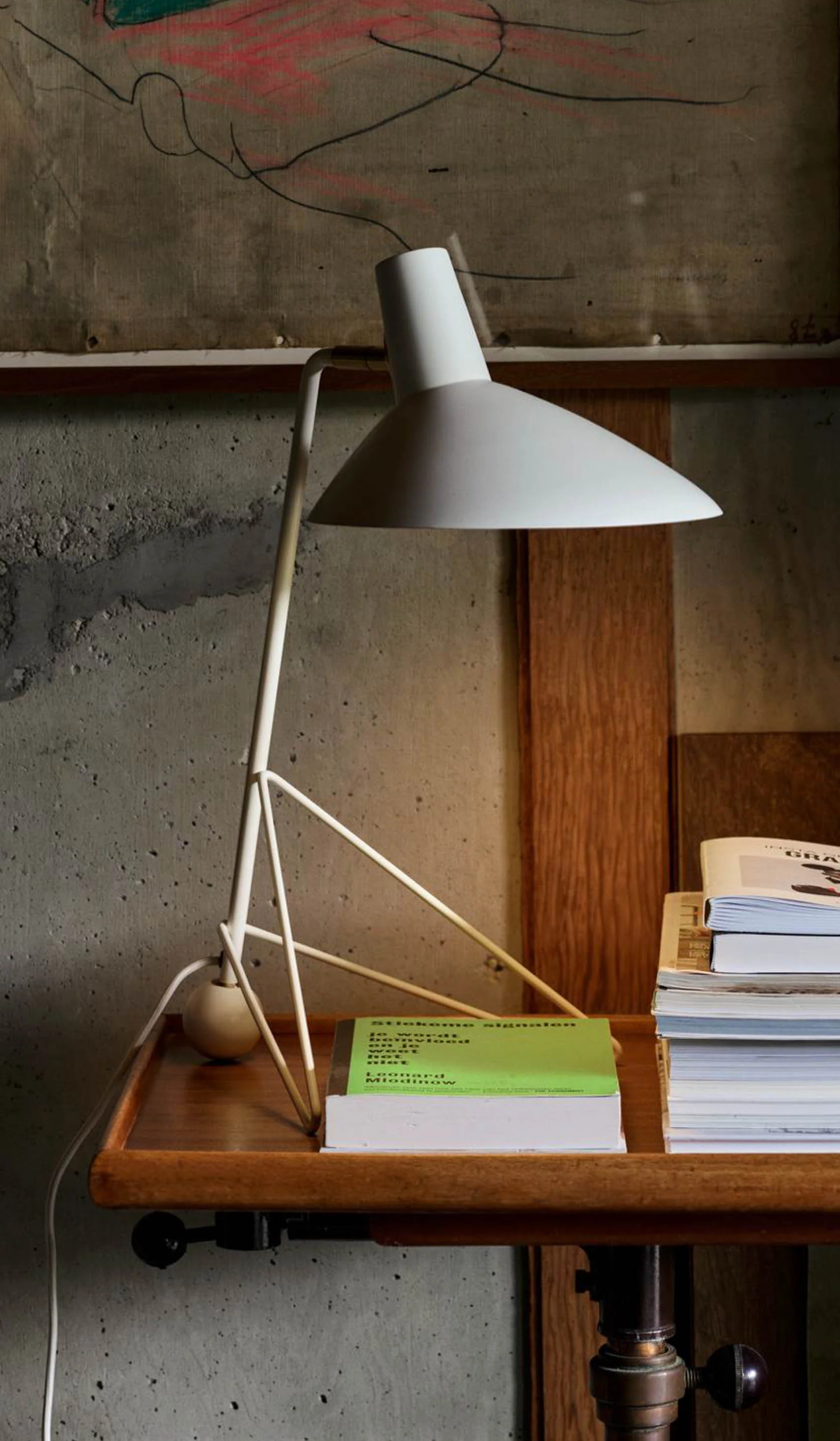 &Tradition HM9 Tripod Table Lamp - Image 15