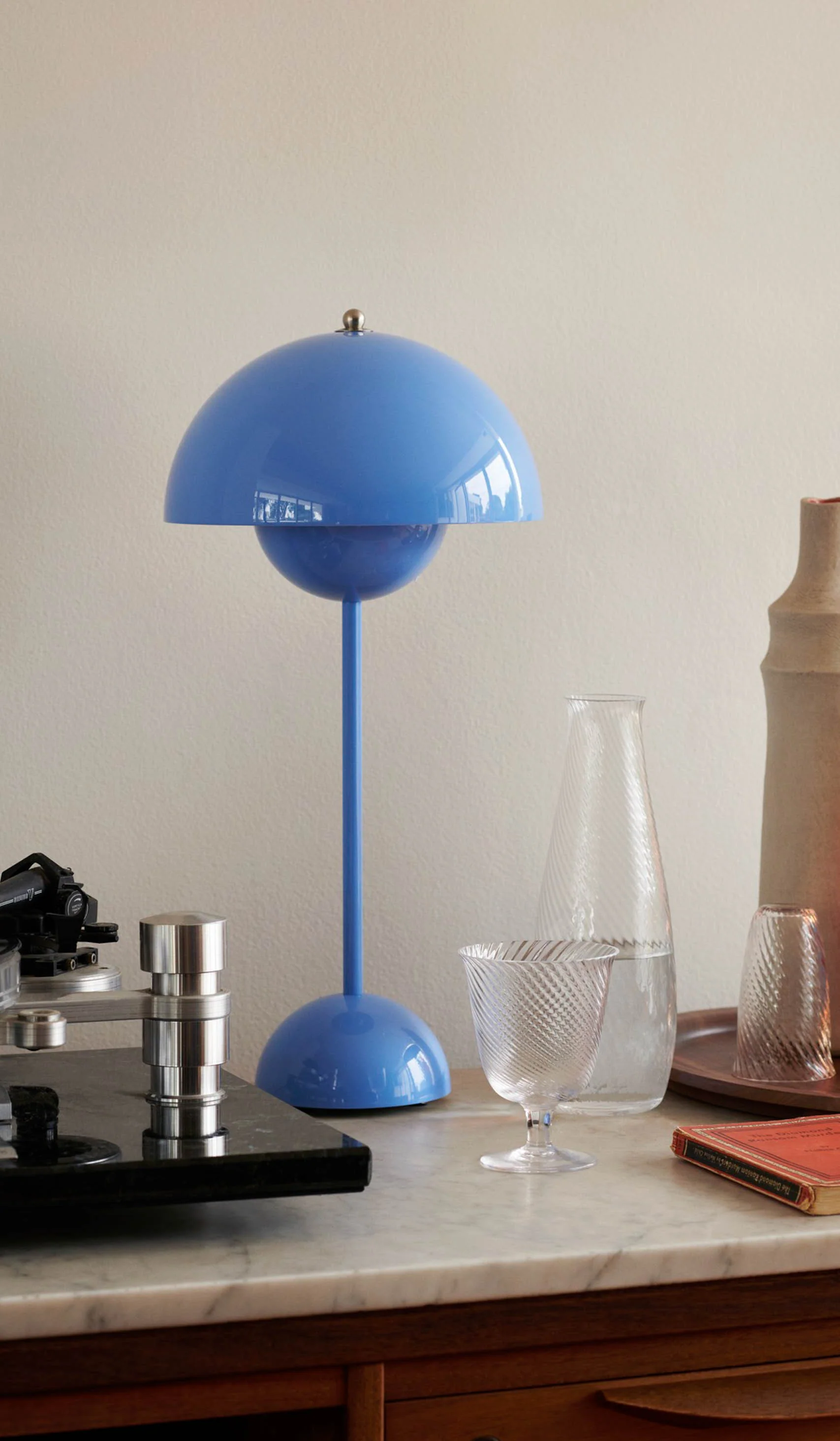 &Tradition VP3 Flower Pot Table Lamp - Image 3